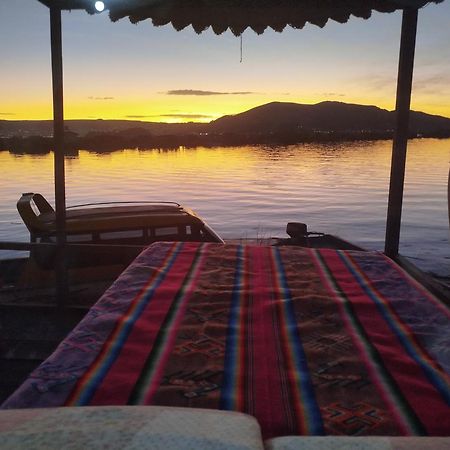 Uros Utasa Lodge Puno Eksteriør billede