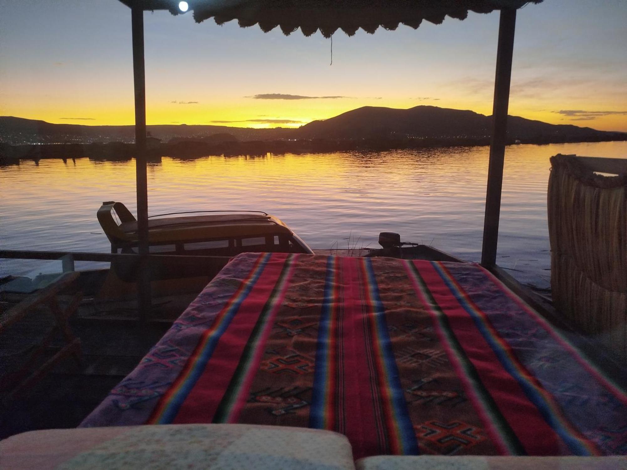 Uros Utasa Lodge Puno Eksteriør billede